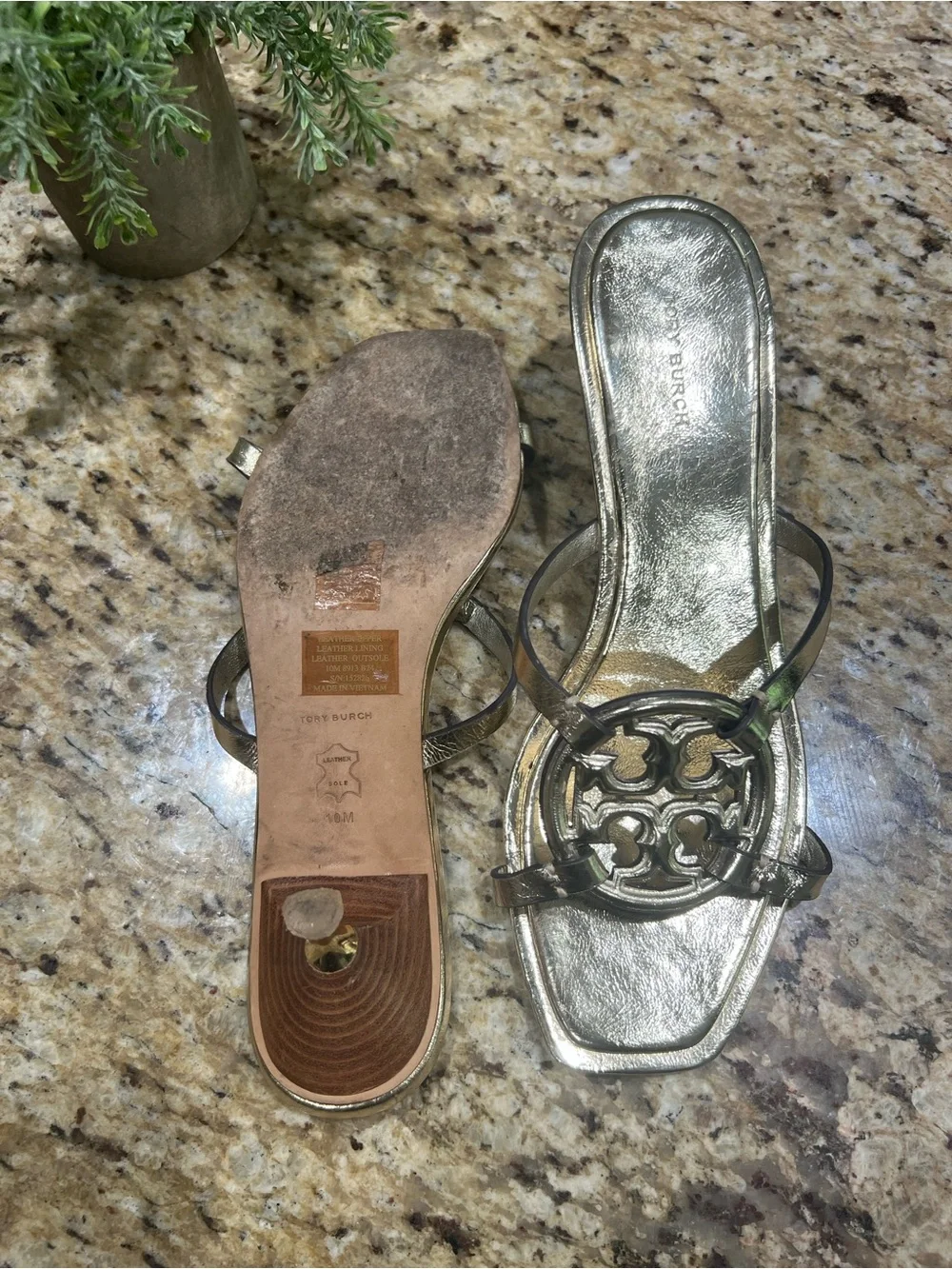 Tory Burch Geo Bombe Gold Metallic Kitten Heel Sandals 10M